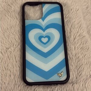 Wild flower Blue Heart Pattern Phone Case iPhone 14